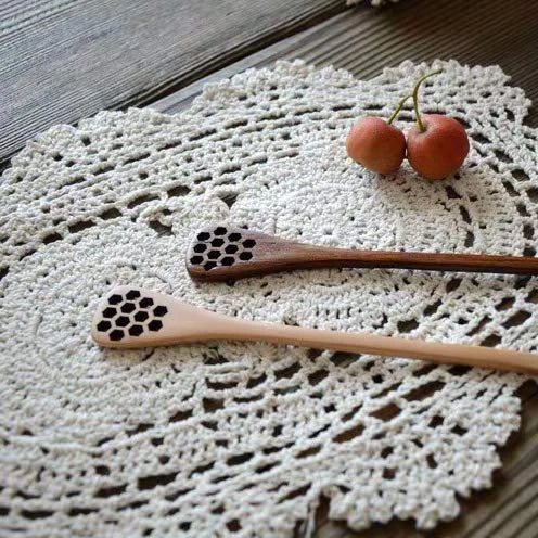 Lace Doilies Handmade Crochet Placemats Cotton Doilies Cloth Lace, Pack Of 4, Oval Shape, 10 X 14 Inch (Beige) - Image 3